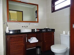 Bale Solah Lombok Holiday Resort