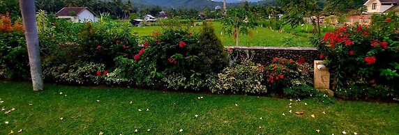 Bale Solah Lombok Holiday Resort