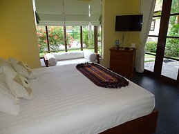 Bale Solah Lombok Holiday Resort