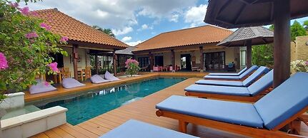 Bale Solah Lombok Holiday Resort