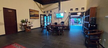 Bale Solah Lombok Holiday Resort