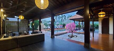 Bale Solah Lombok Holiday Resort