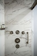 The Sire Hotel Lexington, Tapestry Collection by Hilton