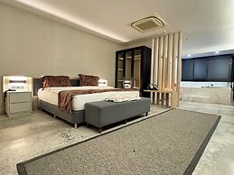 Life Point Hotel