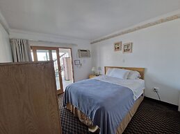 Sandcastle Beachfront Inn