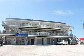 Sandcastle Beachfront Inn
