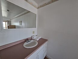 Sandcastle Beachfront Inn