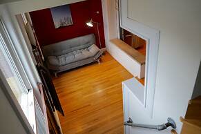 3-Level Bucktown Home - Amazing Outdoors & Parking