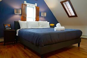 3-Level Bucktown Home - Amazing Outdoors & Parking