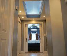 3-Level Bucktown Home - Amazing Outdoors & Parking