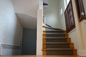 3-Level Bucktown Home - Amazing Outdoors & Parking