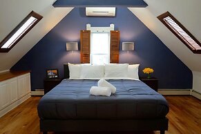 3-Level Bucktown Home - Amazing Outdoors & Parking