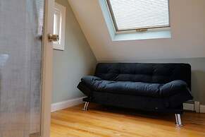 3-Level Bucktown Home - Amazing Outdoors & Parking