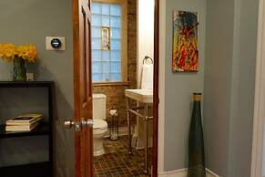 3-Level Bucktown Home - Amazing Outdoors & Parking