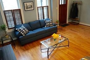 3-Level Bucktown Home - Amazing Outdoors & Parking