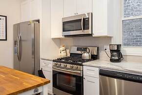 Chic Logan Pad - Modern Meets Retro