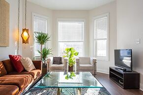 Chic Logan Pad - Modern Meets Retro
