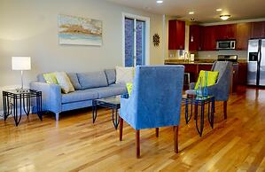 McCormick Business Traveler Delight w 2 Balconies