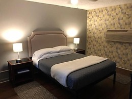 Nightshade Inn & Gardens