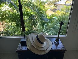 Poé Côté Lagon Beach Bungalows