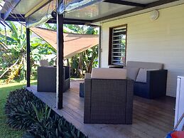 Poé Côté Lagon Beach Bungalows