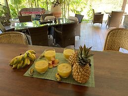 Poé Côté Lagon Beach Bungalows