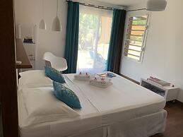 Poé Côté Lagon Beach Bungalows