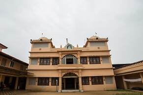 Daffodils Spice Court