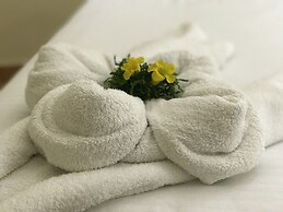 Daffodils Spice Court