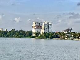 Daffodils Spice Court