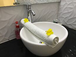 Daffodils Spice Court