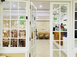 Daffodils Spice Court