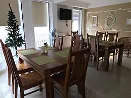 Daffodils Spice Court