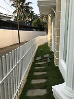 Daffodils Spice Court