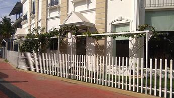 Daffodils Spice Court