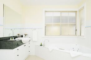 Waverley House Cottages