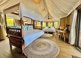Palau Carolines Resort