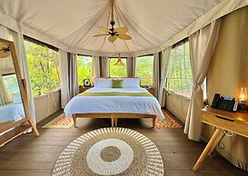 Palau Carolines Resort