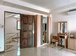 Rinn Boutique House
