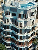 Monte Cristo Hotel with Rooftop Pool