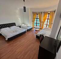 Monte Cristo Hotel with Rooftop Pool