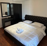 Monte Cristo Hotel with Rooftop Pool