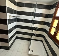 Monte Cristo Hotel with Rooftop Pool