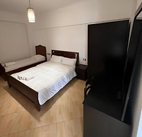 Monte Cristo Hotel with Rooftop Pool