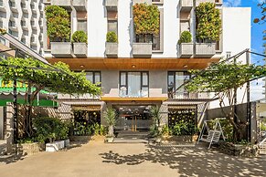 Lahome Boutique Villa and Apartment