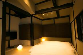 Host.a Umekoji Akari