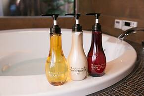 Host.a Umekoji Akari