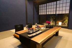 Host.a Umekoji Akari