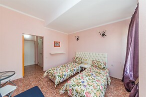 Khloya Hotel