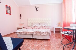 Khloya Hotel